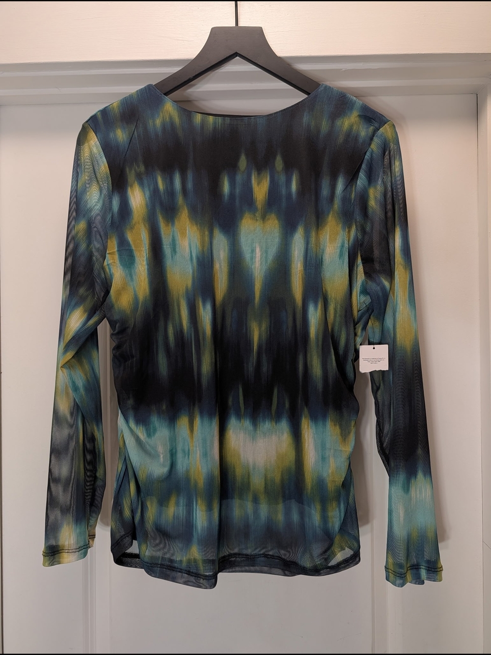 BOLD elements Long-Sleeve Sheer Print Top in Blue, Green & Black